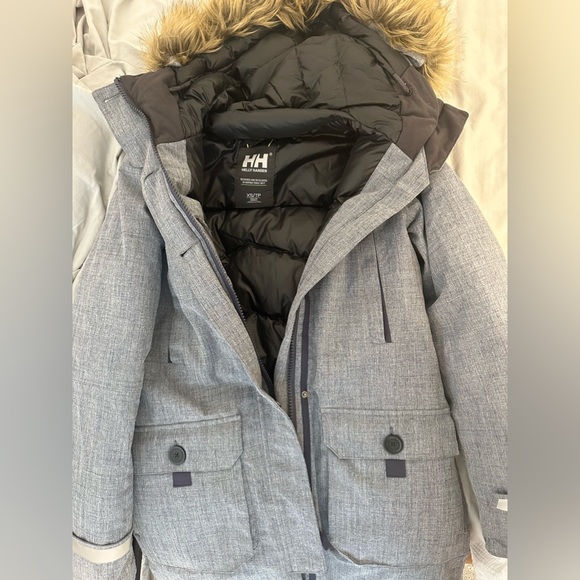 Helly Hansen Women’s Longyear Winter Parka - Picture 5 of 6